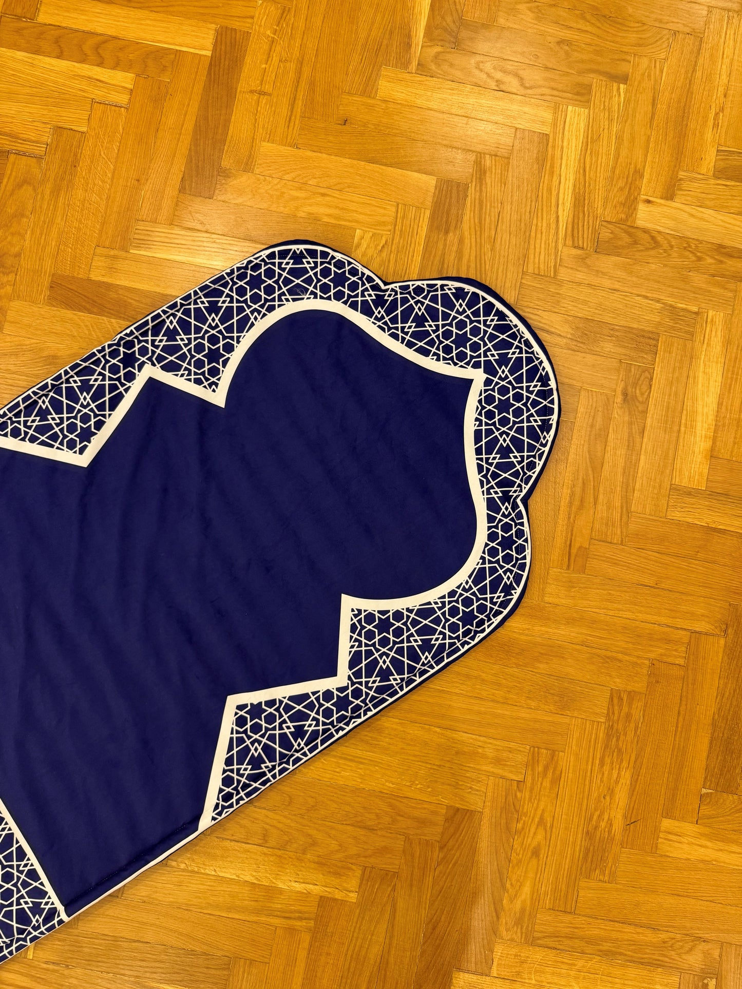 مجموعة إليفن - سجادة صلاة مخملية مبطنة بالألياف 68×118 سم